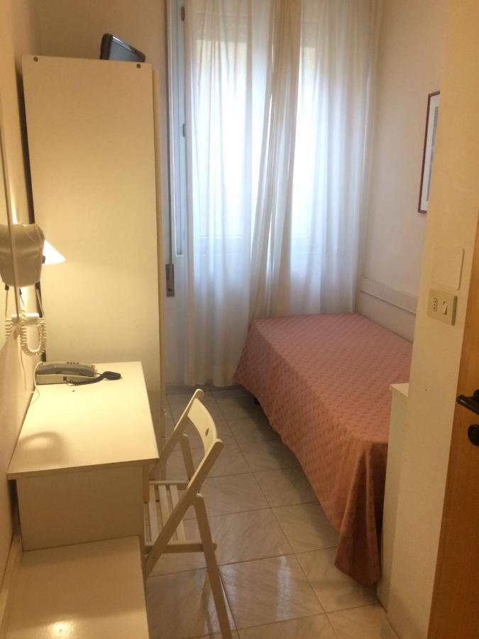 Hotel Regina Лидо Ди Камайоре Екстериор снимка