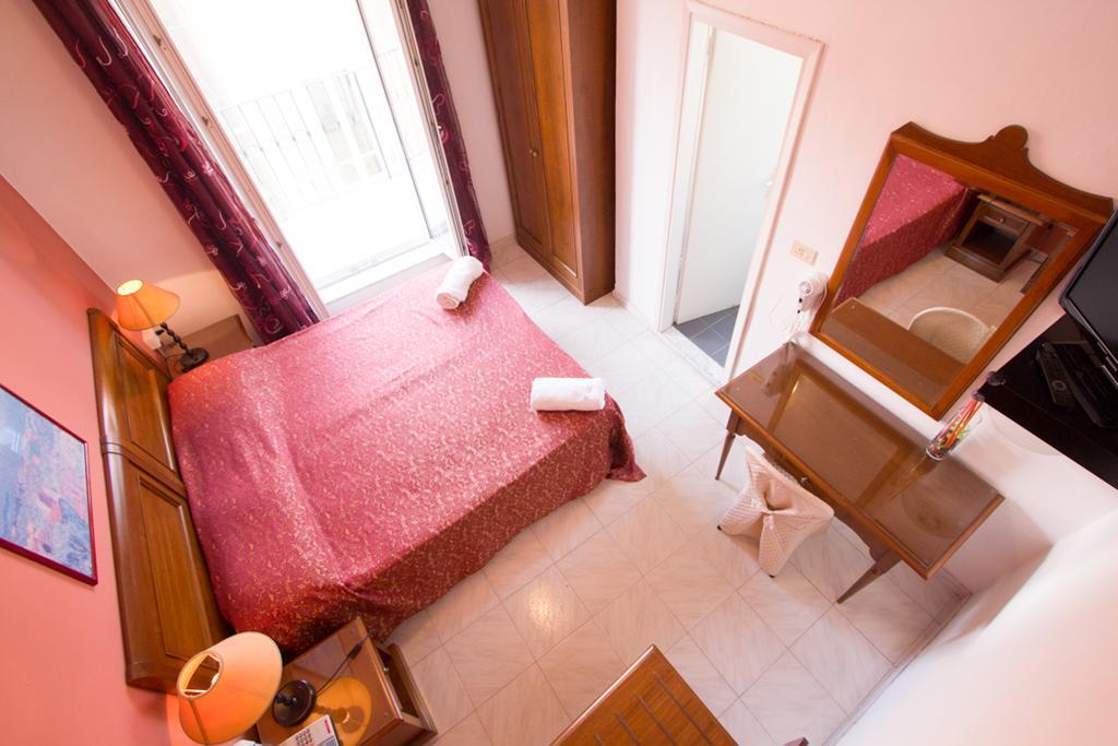 Hotel Regina Лидо Ди Камайоре Екстериор снимка