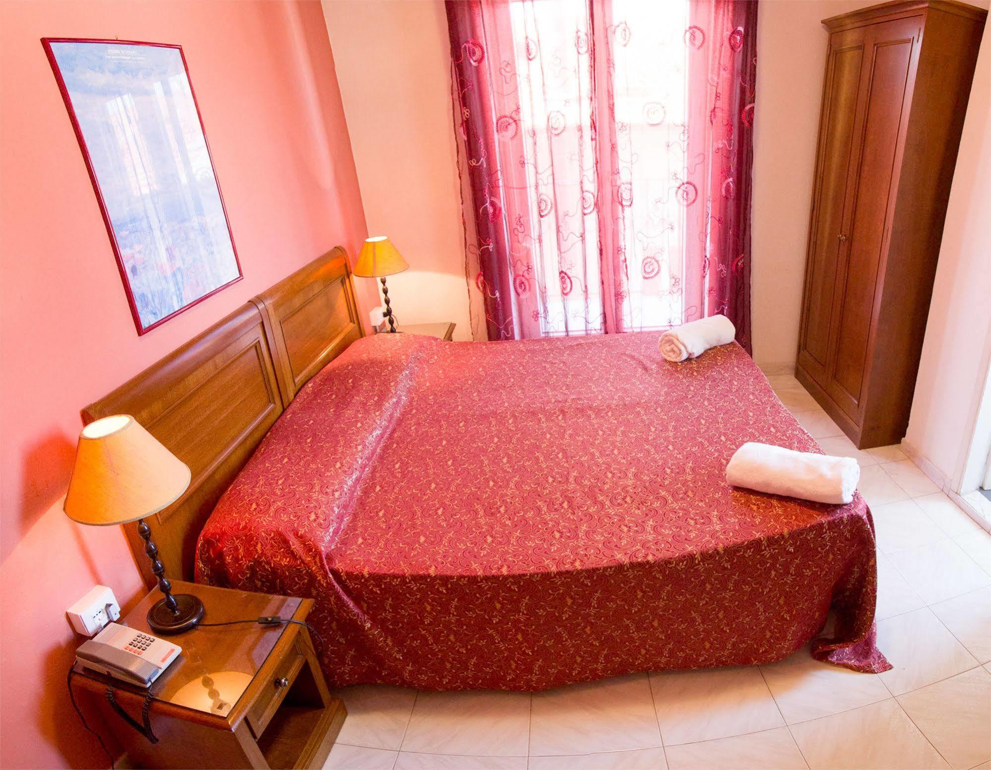 Hotel Regina Лидо Ди Камайоре Екстериор снимка