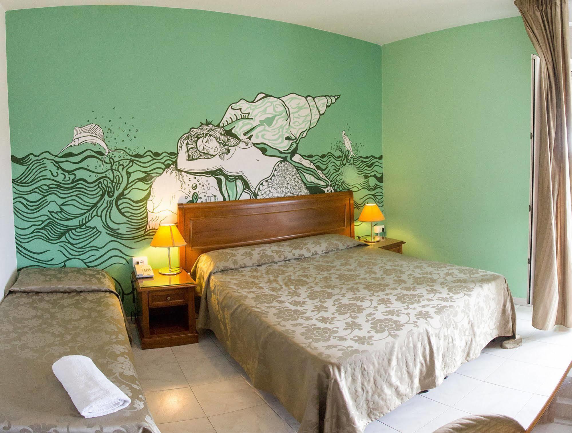 Hotel Regina Лидо Ди Камайоре Екстериор снимка